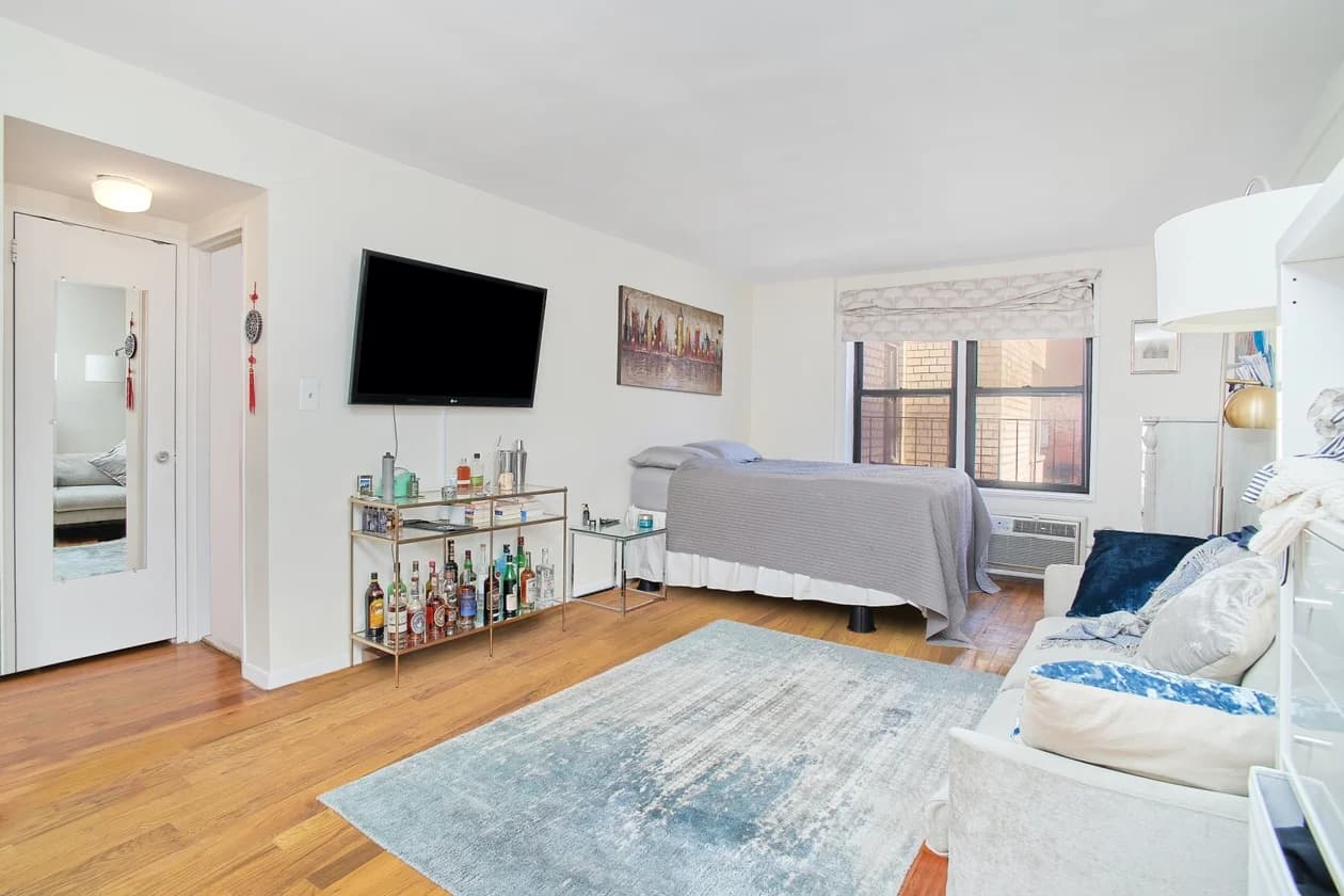 165 Christopher Street #2O, Manhattan, NY 10014 1