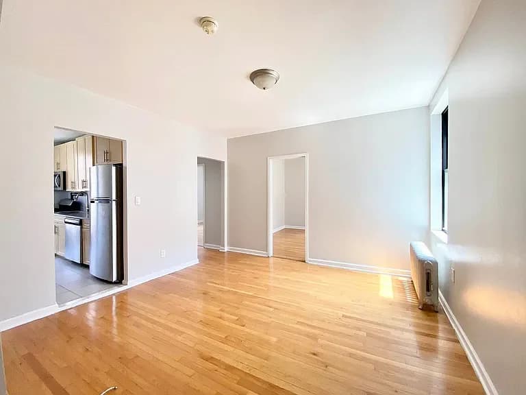 661 W 180 St #6-D, Manhattan, NY 10033 apartment_living_room 1