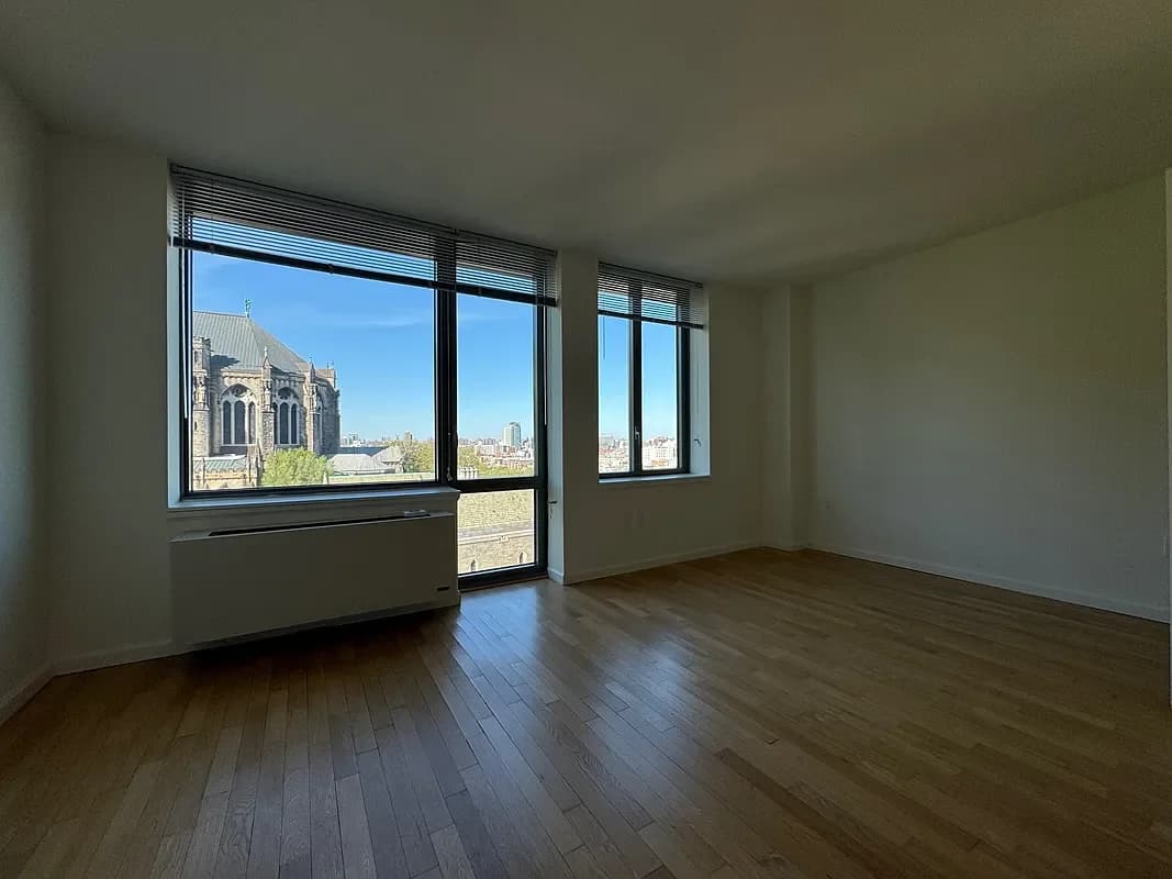 1 Morningside Drive #1202, Manhattan, NY 10025 apartment_living_room 1