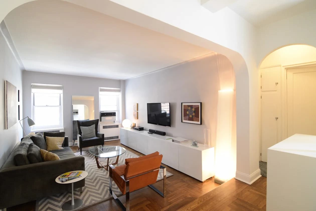 210 West 19 Street #4D, Manhattan, NY 10011 1