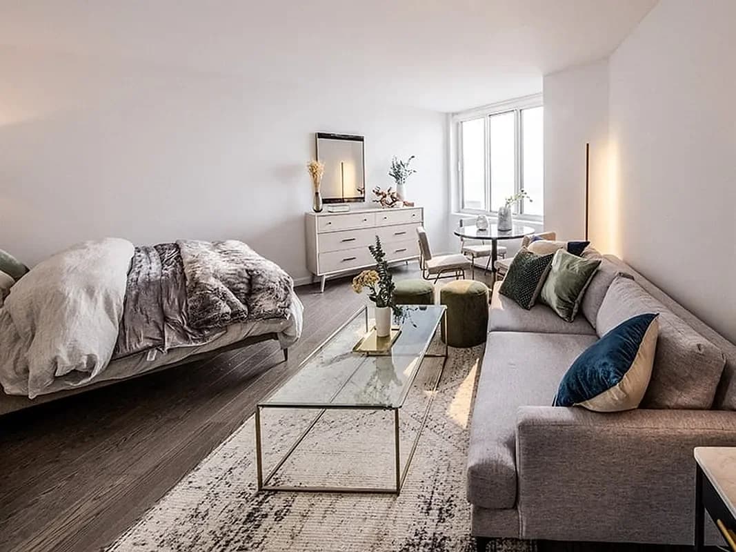 River Place 650 West 42 Street #2523, Manhattan, NY 10036 apartment_living_room 1