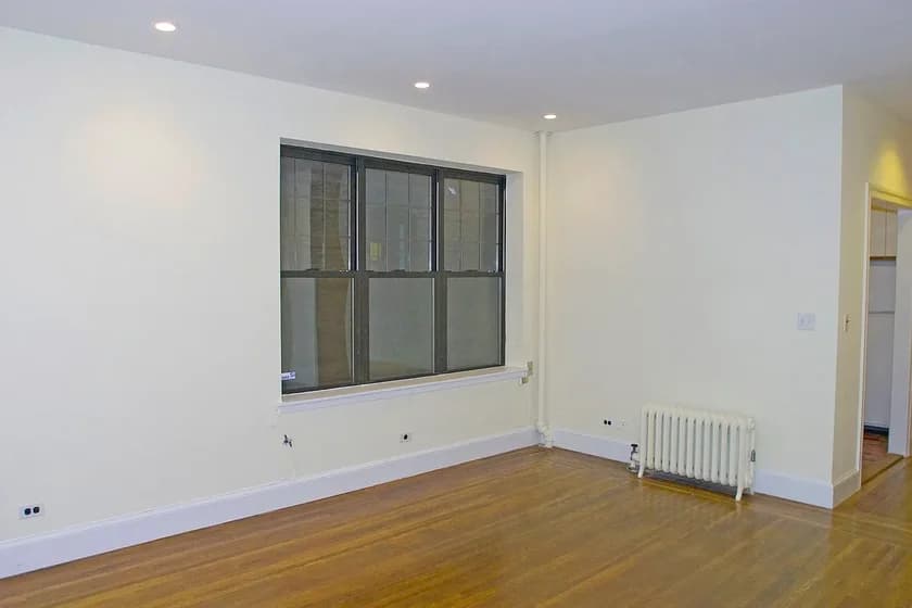 370 Central Park West #202, Manhattan, NY 10025 apartment_living_room 1