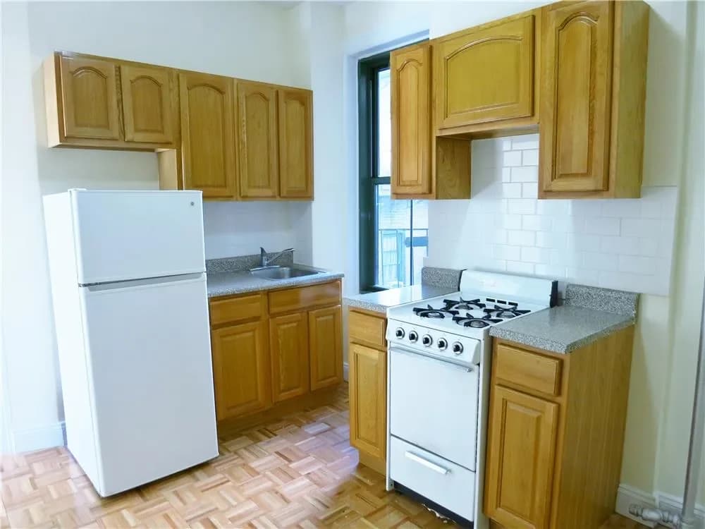 527 East 78 Street #4B, Manhattan, NY 10075 apartment_kitchen 1