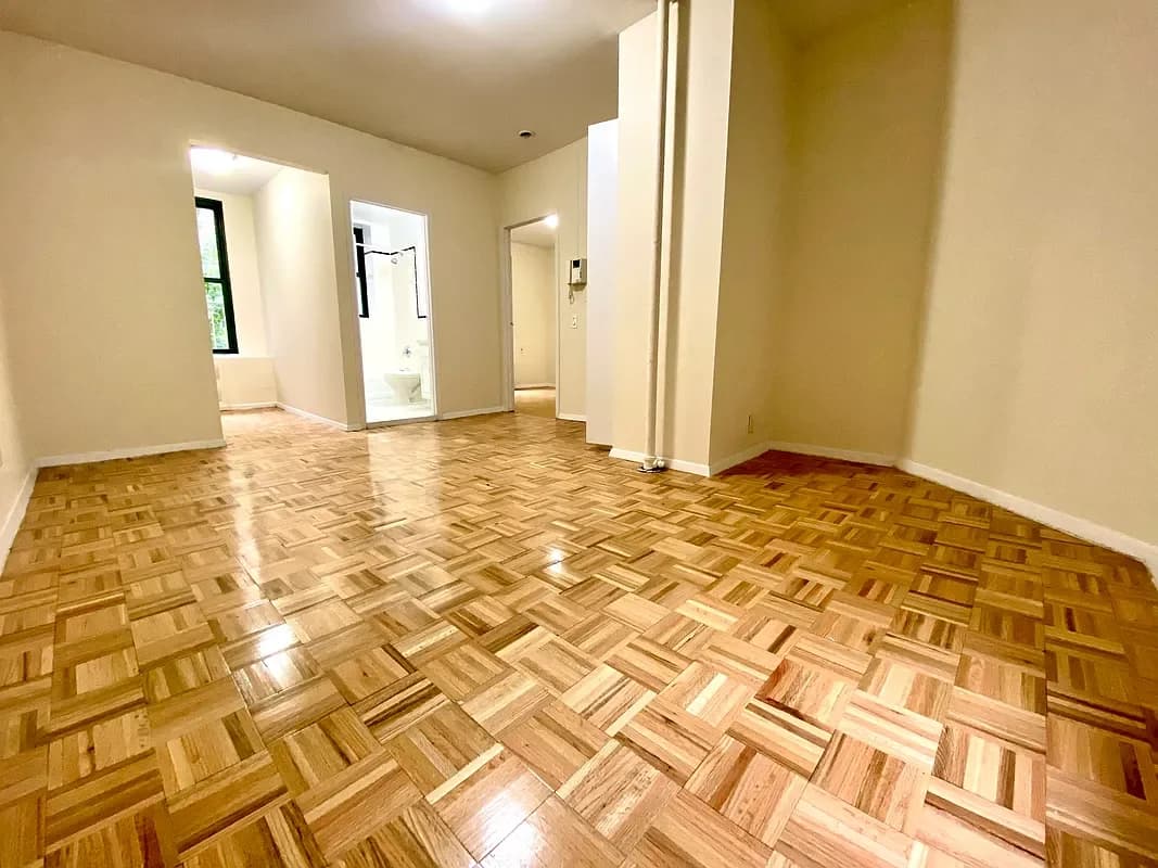 513 East 78 Street #2C, Manhattan, NY 10075 apartment_living_room 1