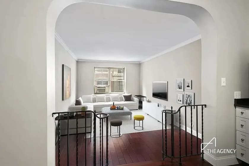 210 West 19 Street #3B, Manhattan, NY 10011 apartment_living_room 1