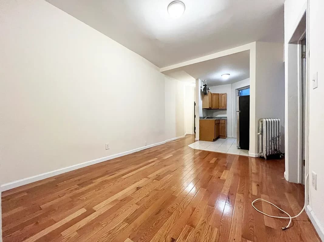 519 West 134 Street #19, Manhattan, NY 10031 apartment_living_room 1