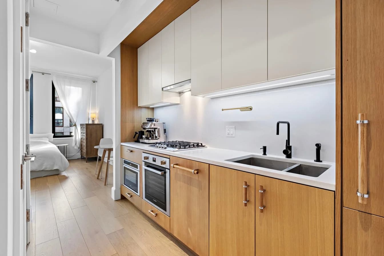 22-18 Jackson Avenue #704, Queens, NY 11101 1