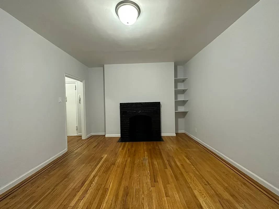 248 West 17 Street #104, Manhattan, NY 10011 apartment_living_room 1