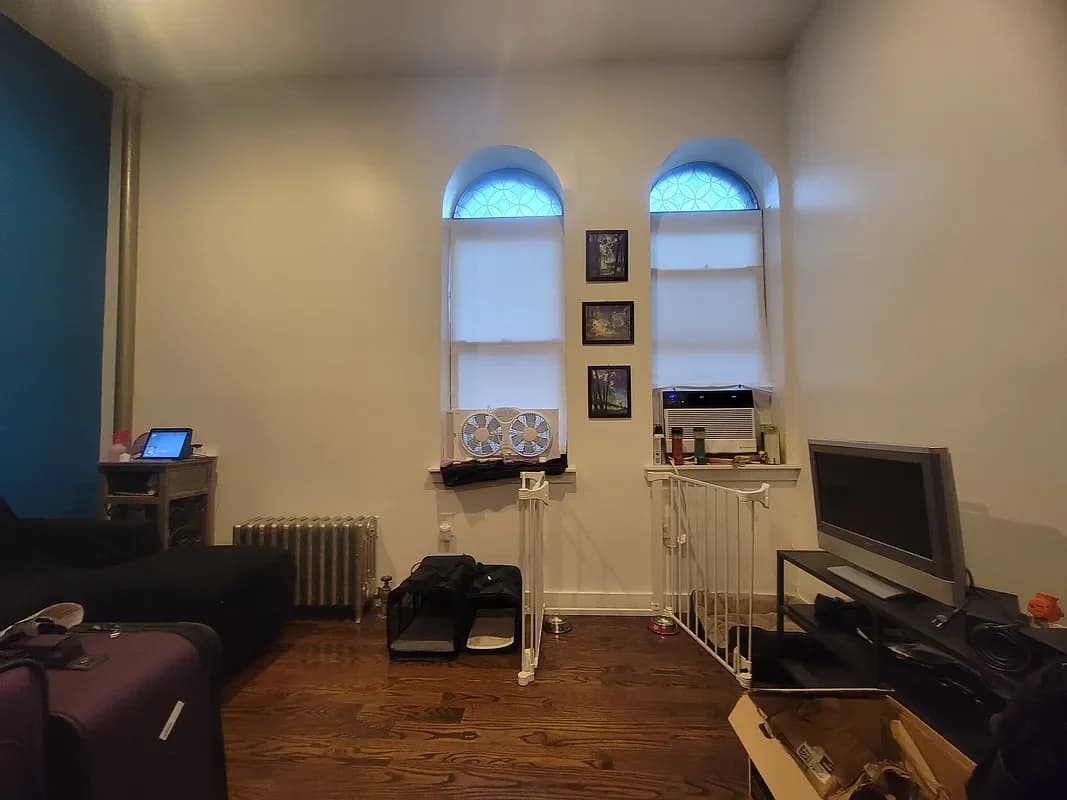 410 Eastern Parkway #1A, Brooklyn, NY 11225 apartment_living_room 1