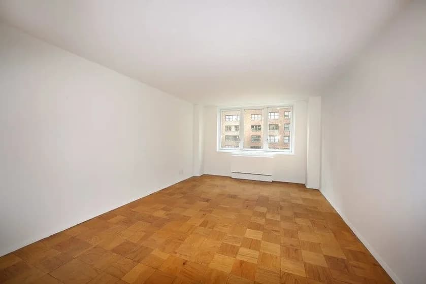 115 East 34 Street #906, Manhattan, NY 10016 apartment_living_room 1
