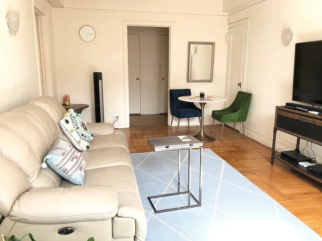 201 East 35 Street #7-E, Manhattan, NY 10016 apartment_living_room 1